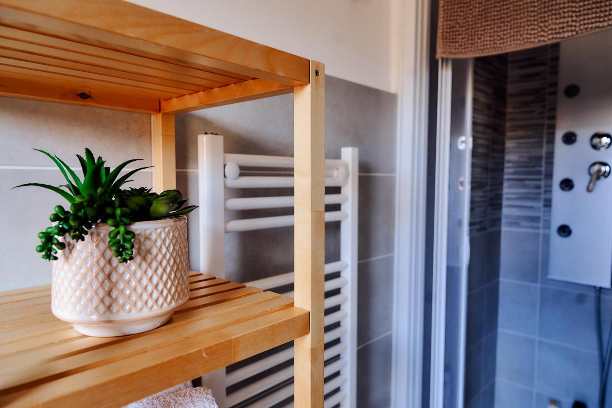 Casa Cornelia Station Apartment Rome Bagian luar foto